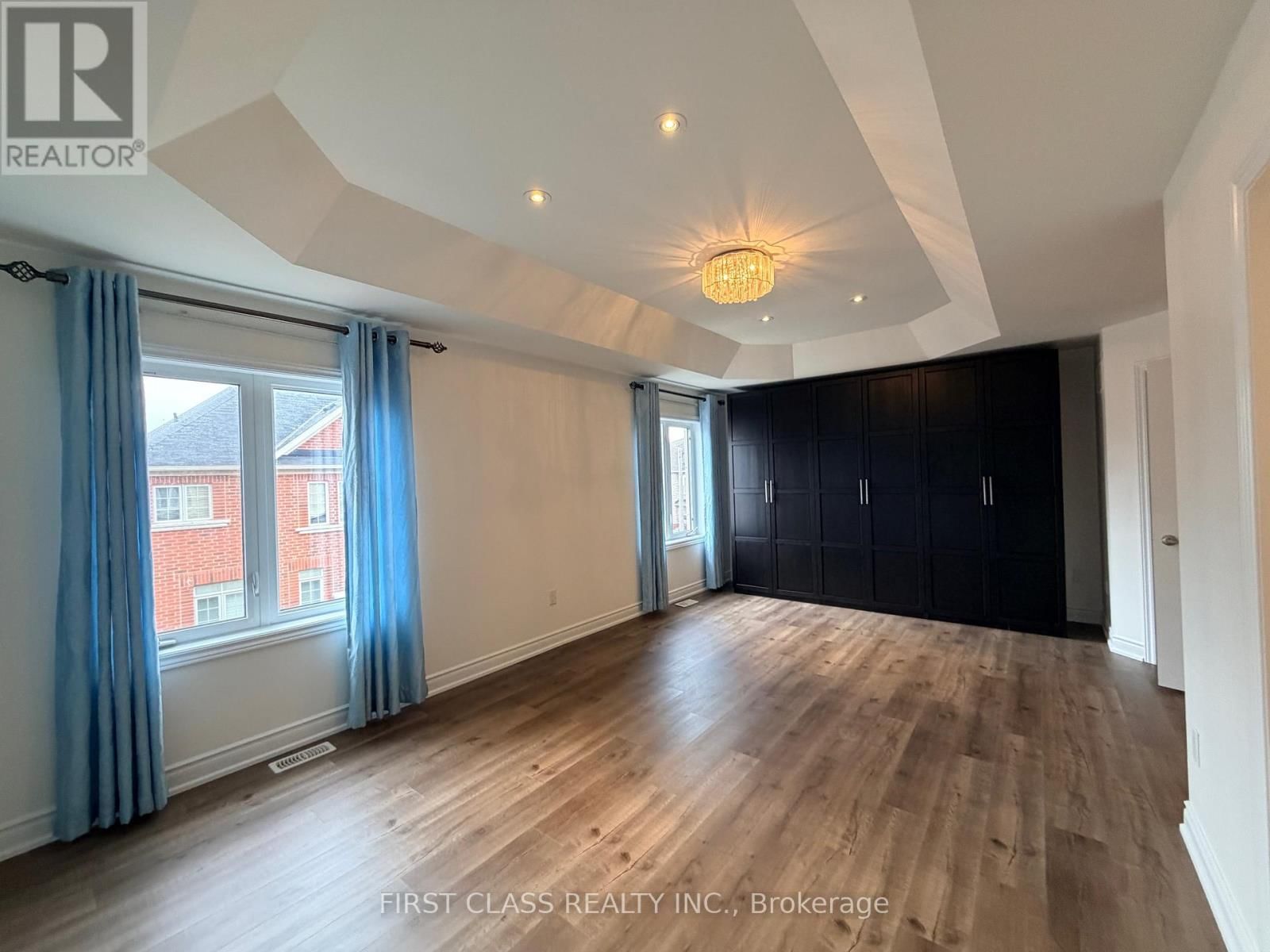 70 LIVANTE COURT Image 9