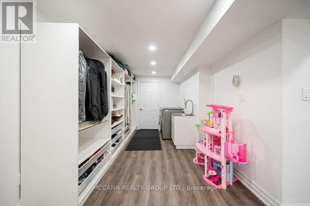 75 SHETLAND CRESCENT Image 27