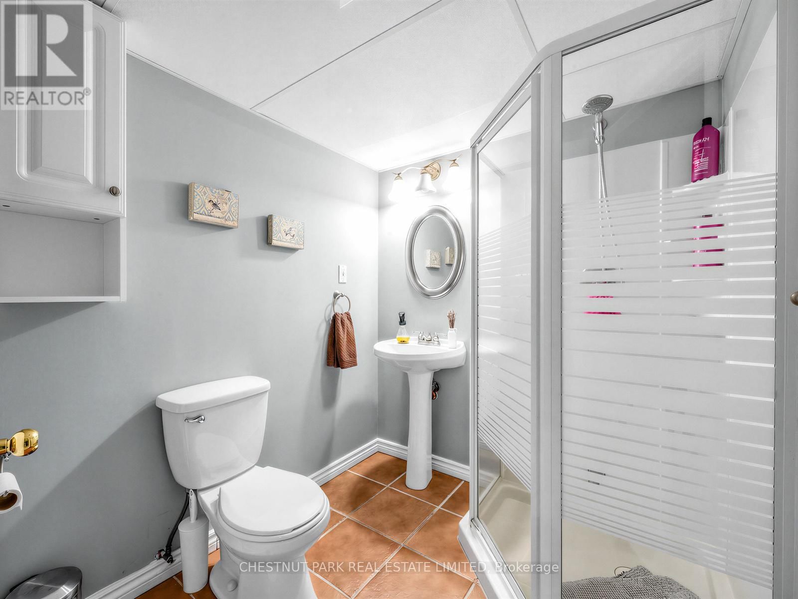 67 BARTON LANE Image 33