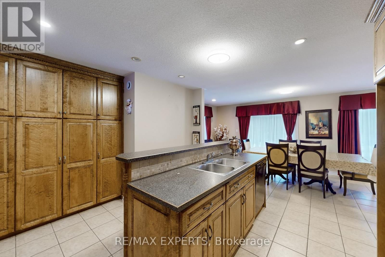 3180 FLEMING BOULEVARD Image 12