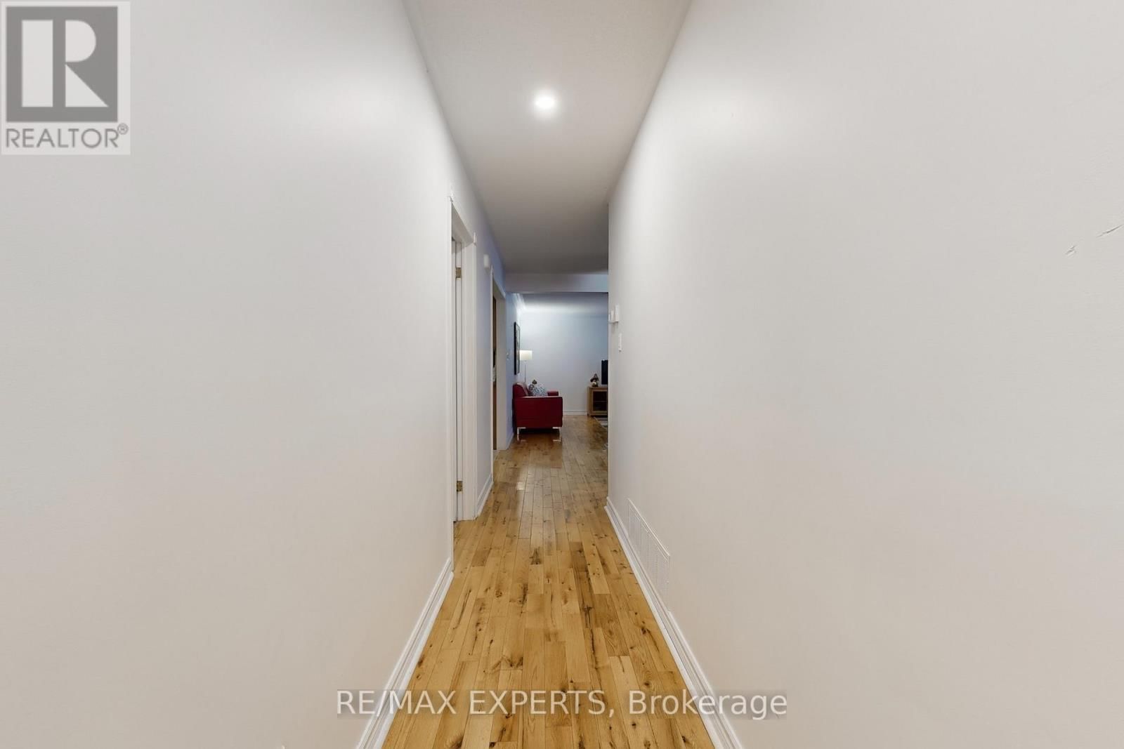 3180 FLEMING BOULEVARD Image 17