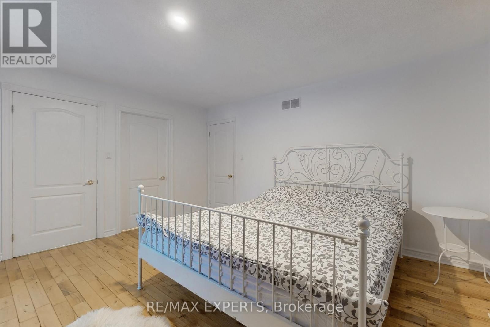 3180 FLEMING BOULEVARD Image 19