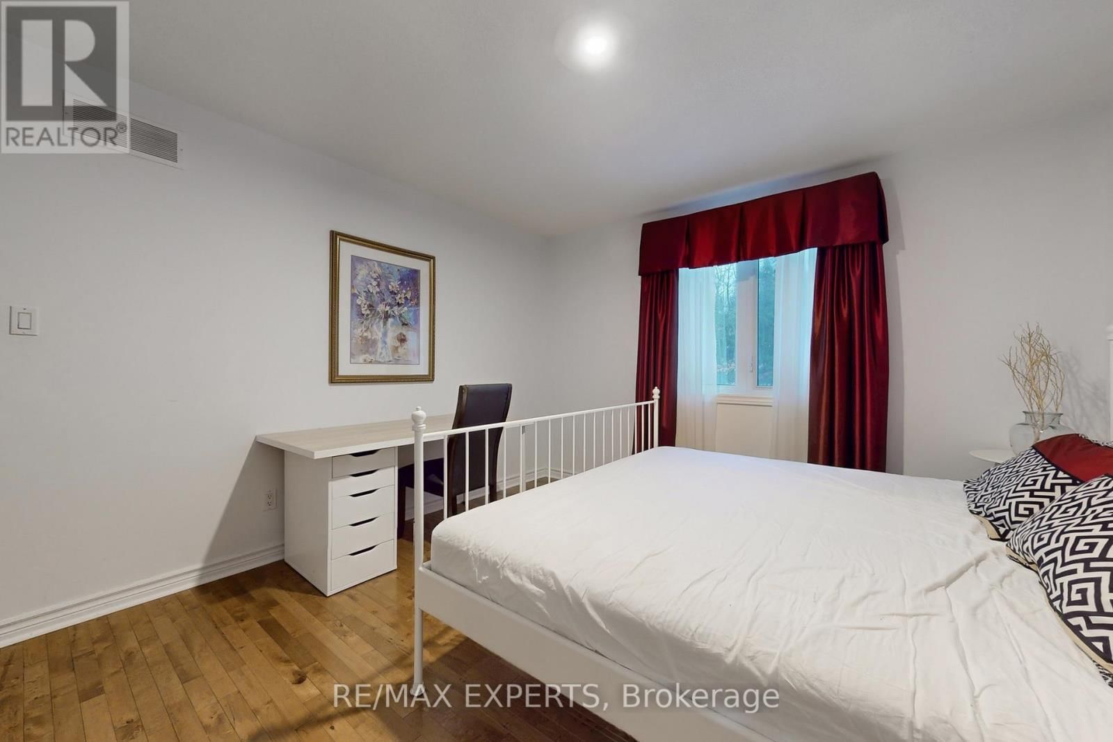 3180 FLEMING BOULEVARD Image 21