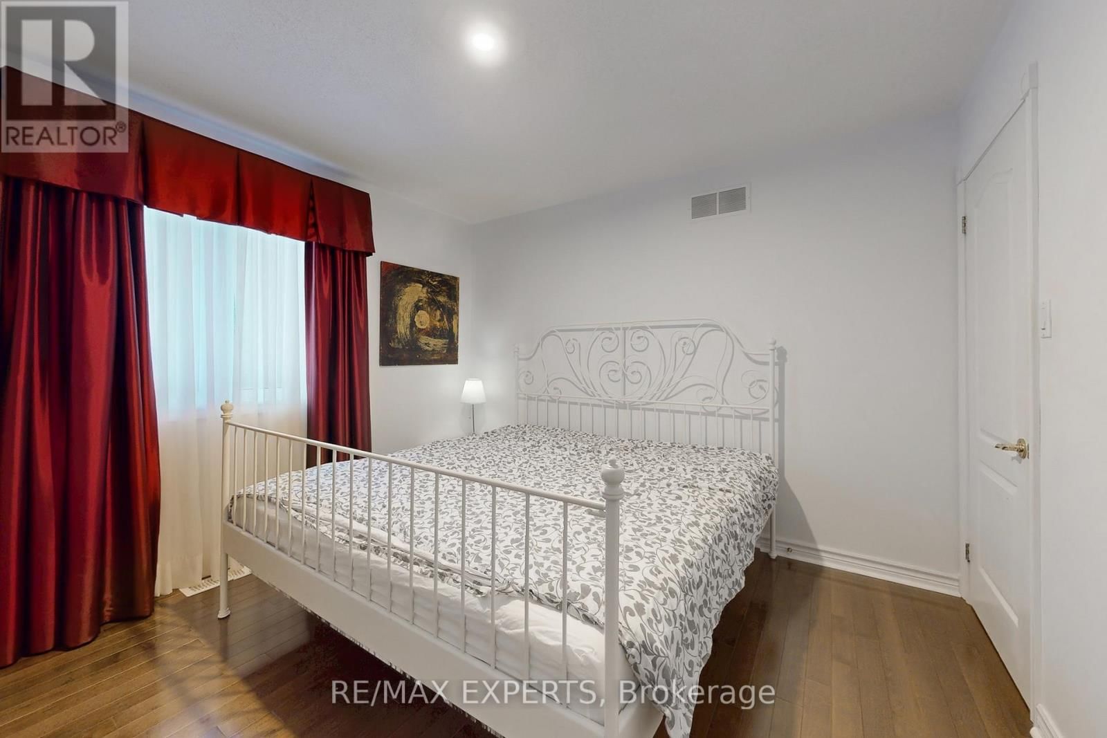 3180 FLEMING BOULEVARD Image 22