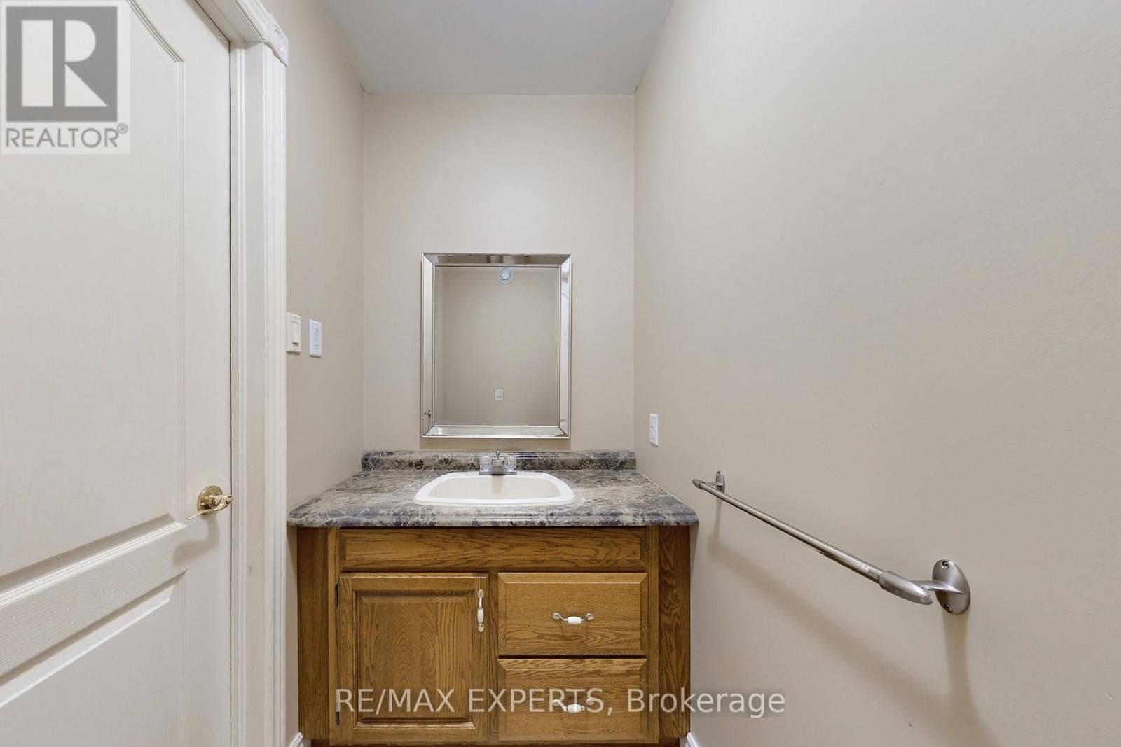 3180 FLEMING BOULEVARD Image 24