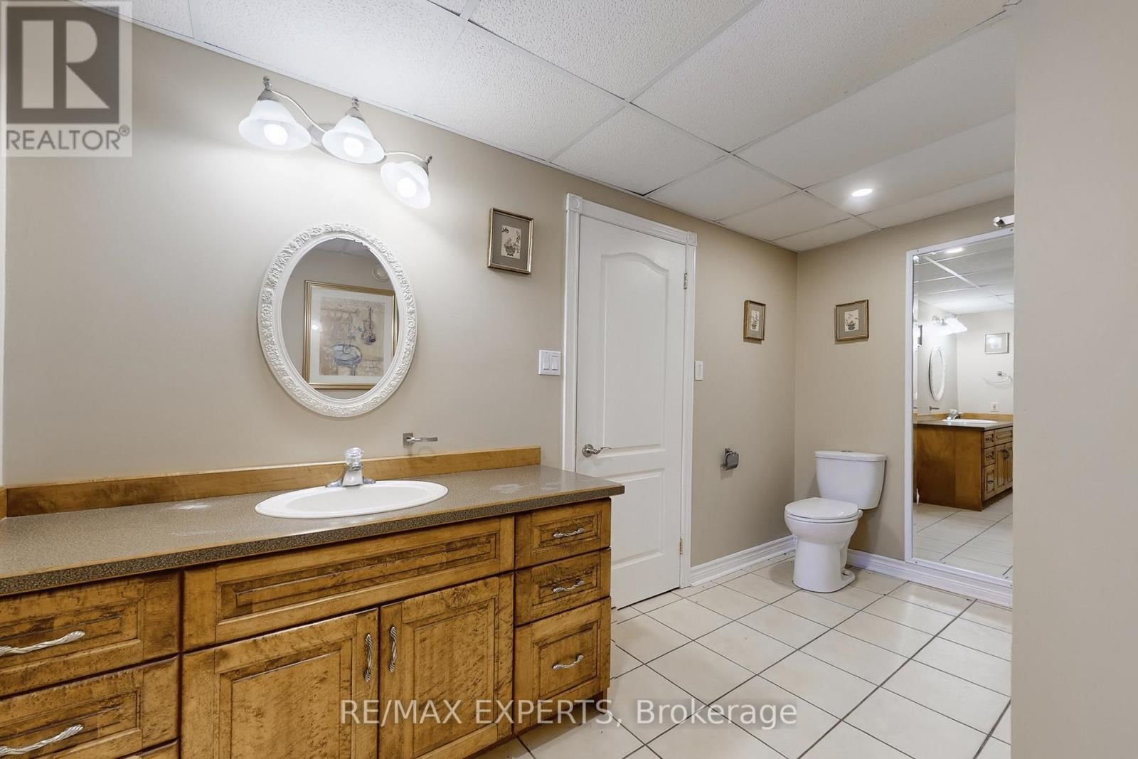 3180 FLEMING BOULEVARD Image 32