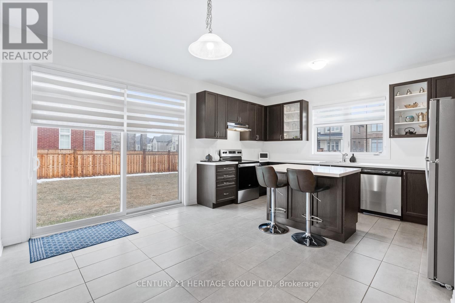 1614 SHARPE STREET EAST Image 10