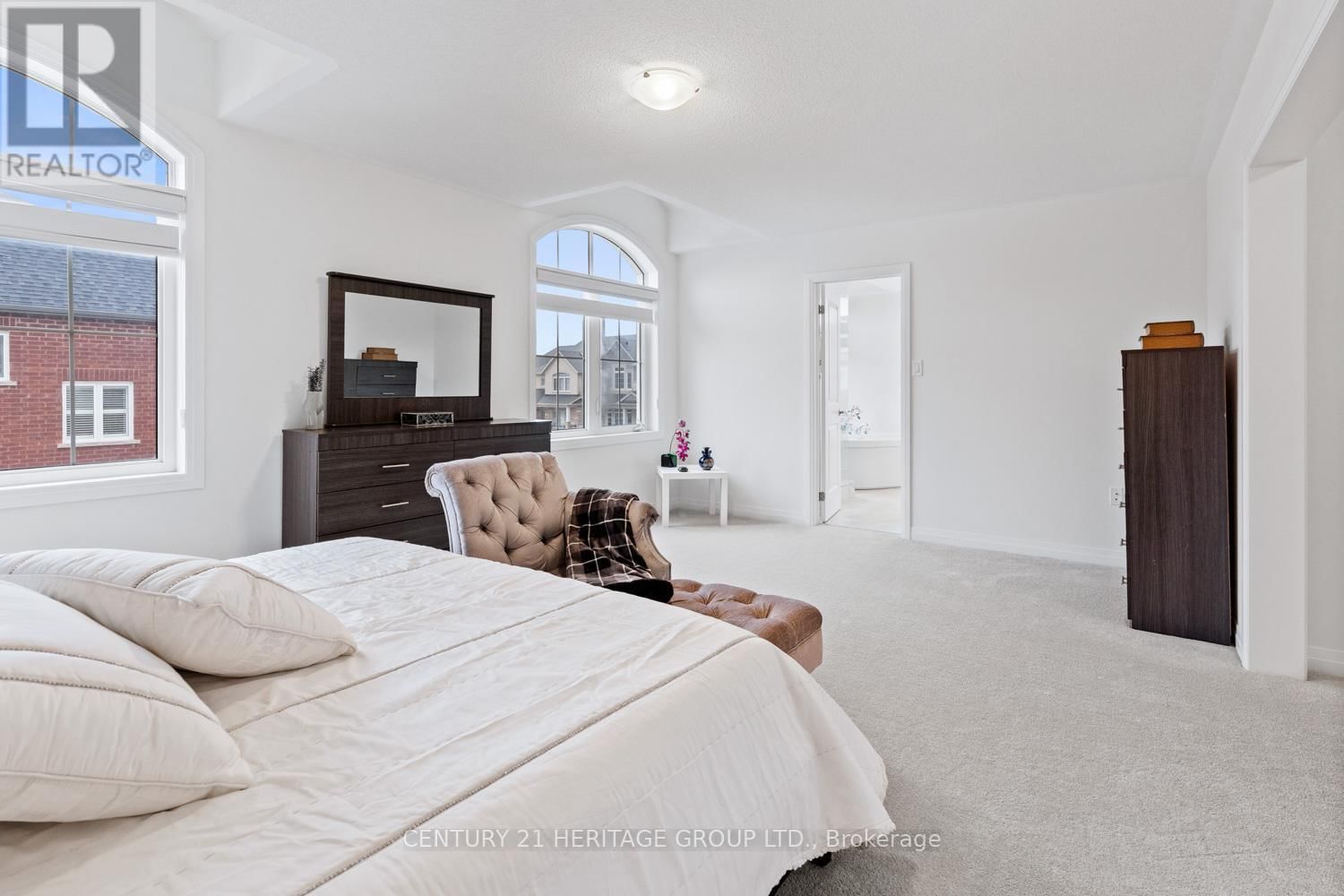 1614 SHARPE STREET EAST Image 18