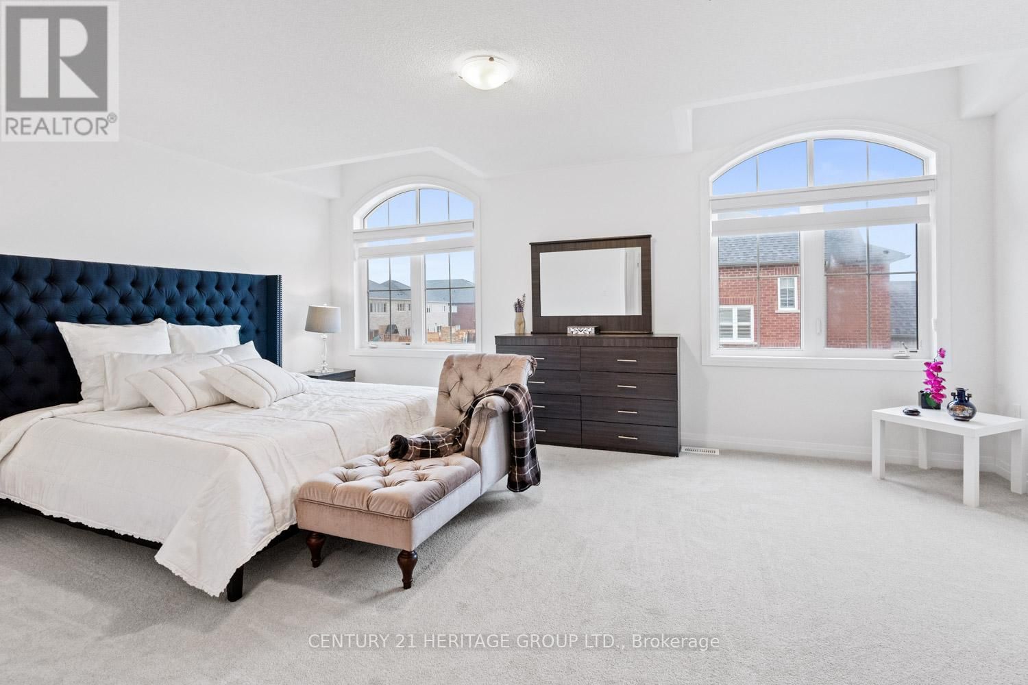 1614 SHARPE STREET EAST Image 19