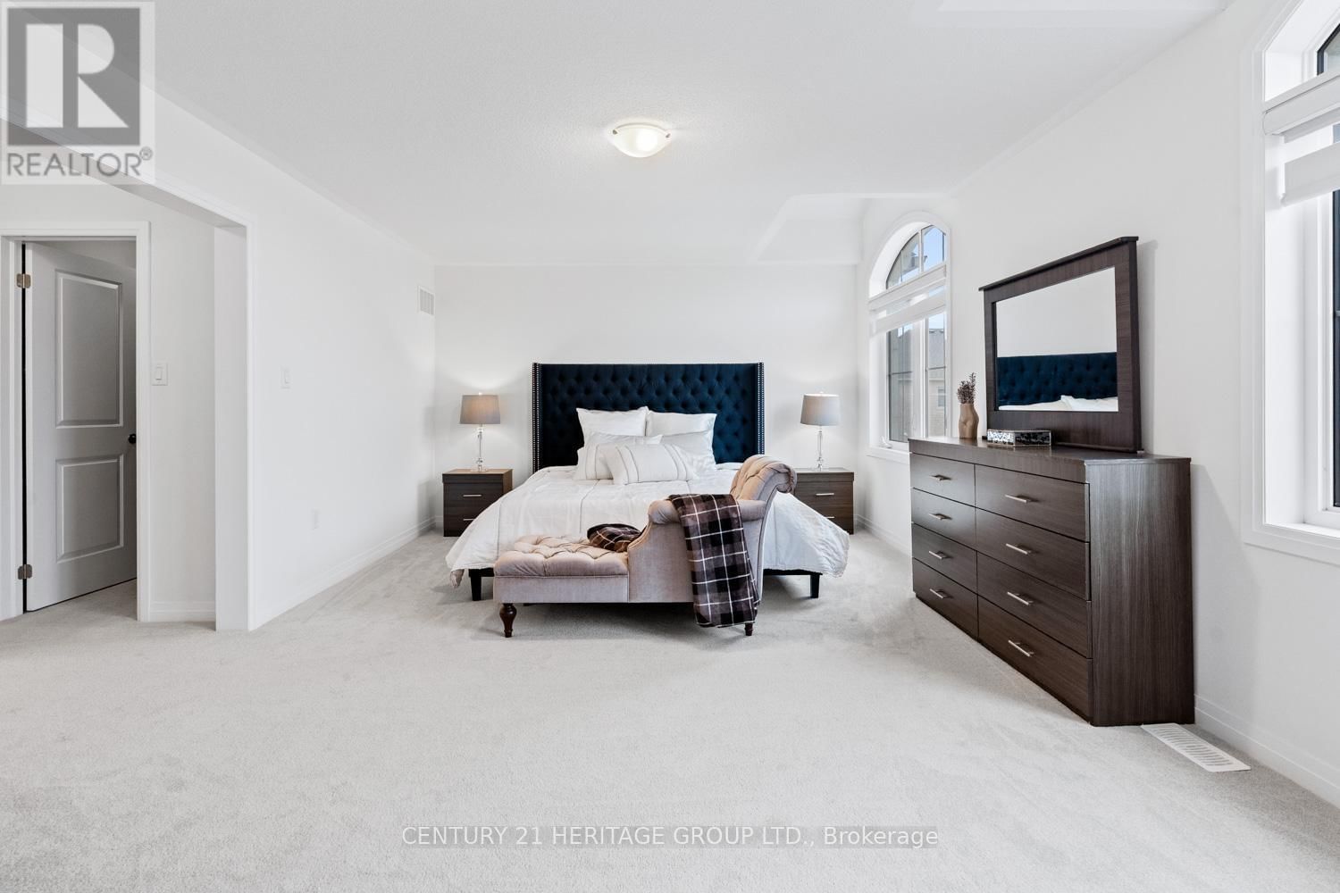 1614 SHARPE STREET EAST Image 20