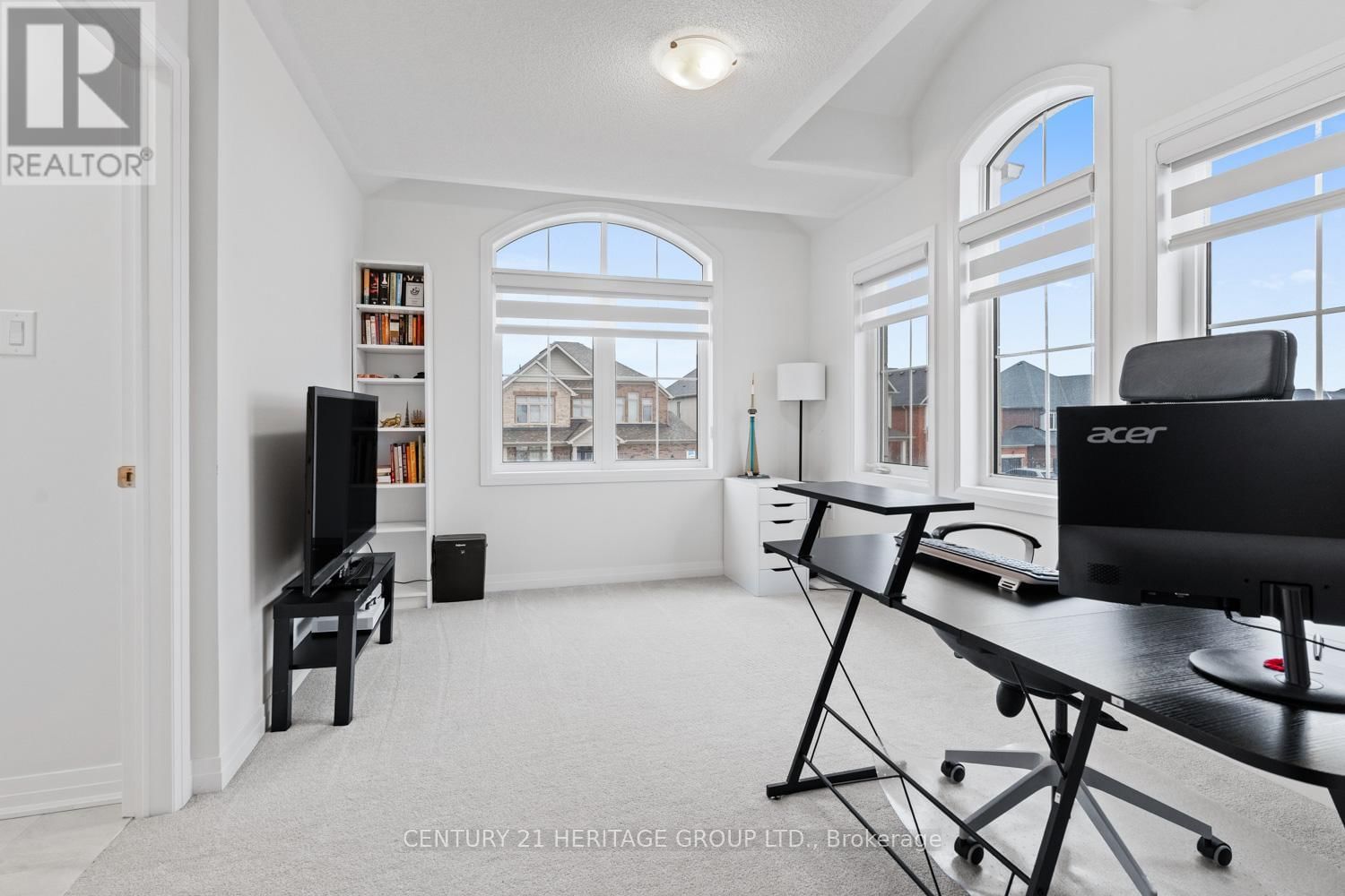 1614 SHARPE STREET EAST Image 31