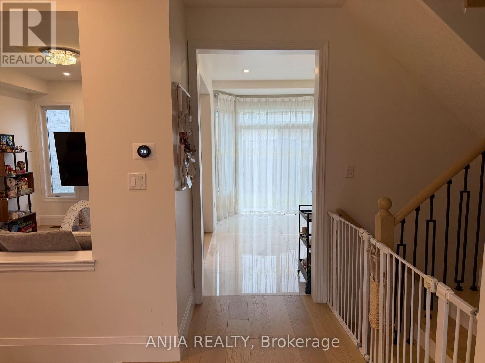 265 HAMMERSLY BOULEVARD Image 6