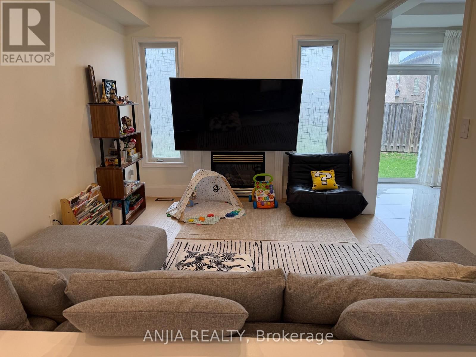 265 HAMMERSLY BOULEVARD Image 7