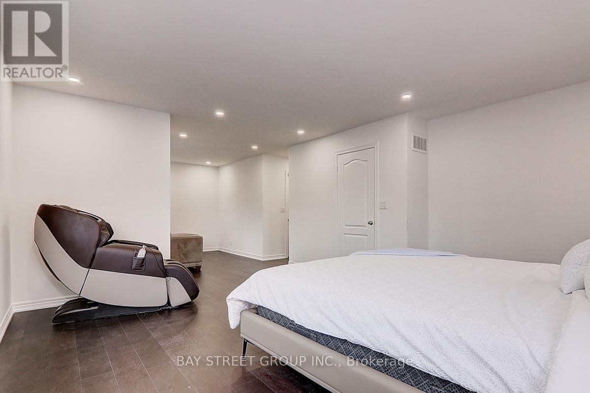 201 BILBROUGH STREET Image 15