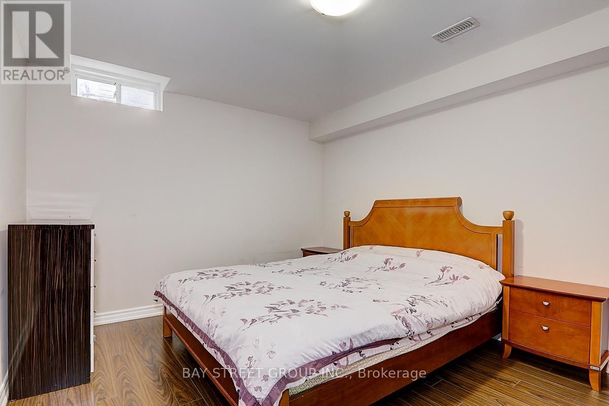 201 BILBROUGH STREET Image 27