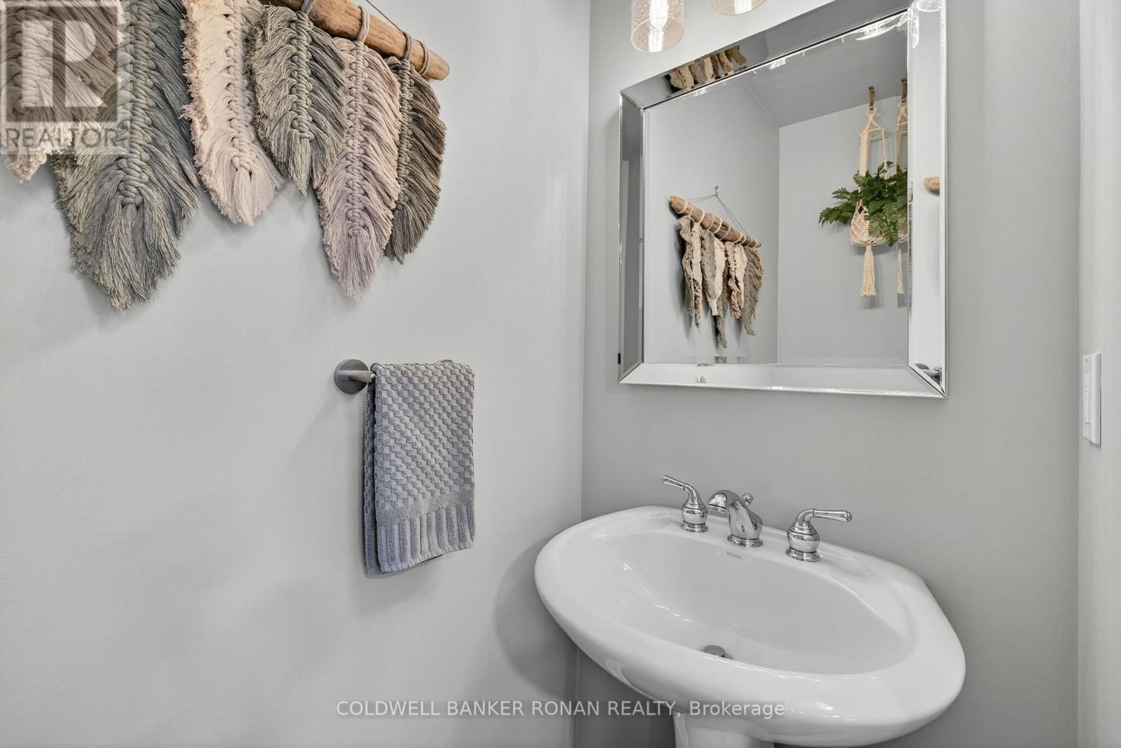 9 - 142 BELLA VISTA TRAIL Image 22