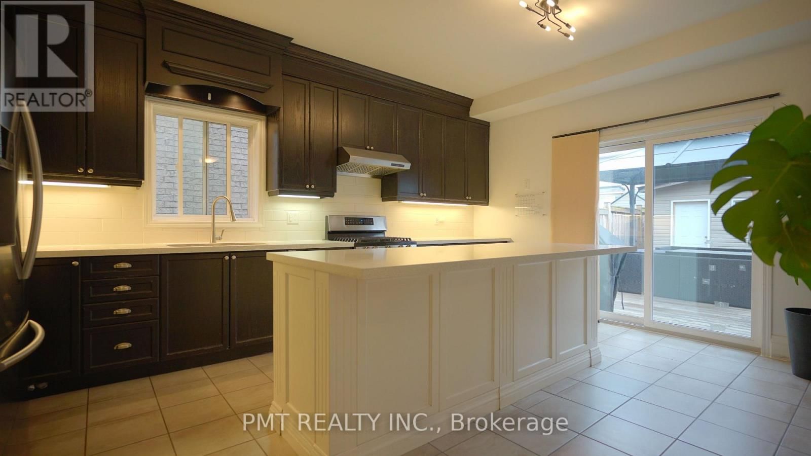 2068 GIBSON STREET Image 11