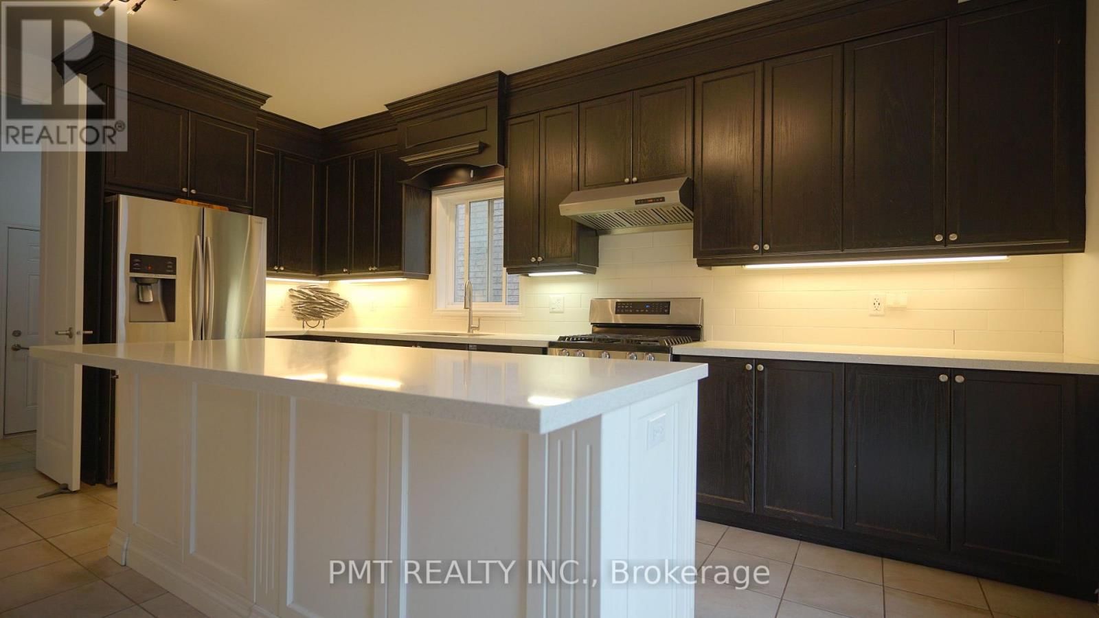 2068 GIBSON STREET Image 12