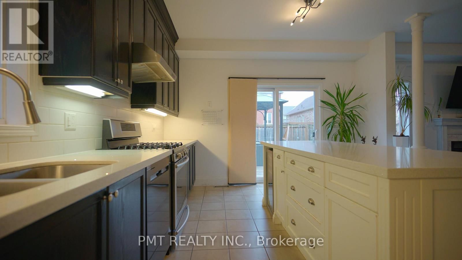 2068 GIBSON STREET Image 15