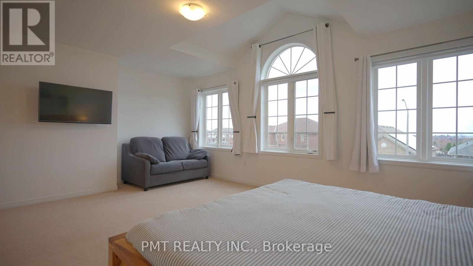 2068 GIBSON STREET Image 23