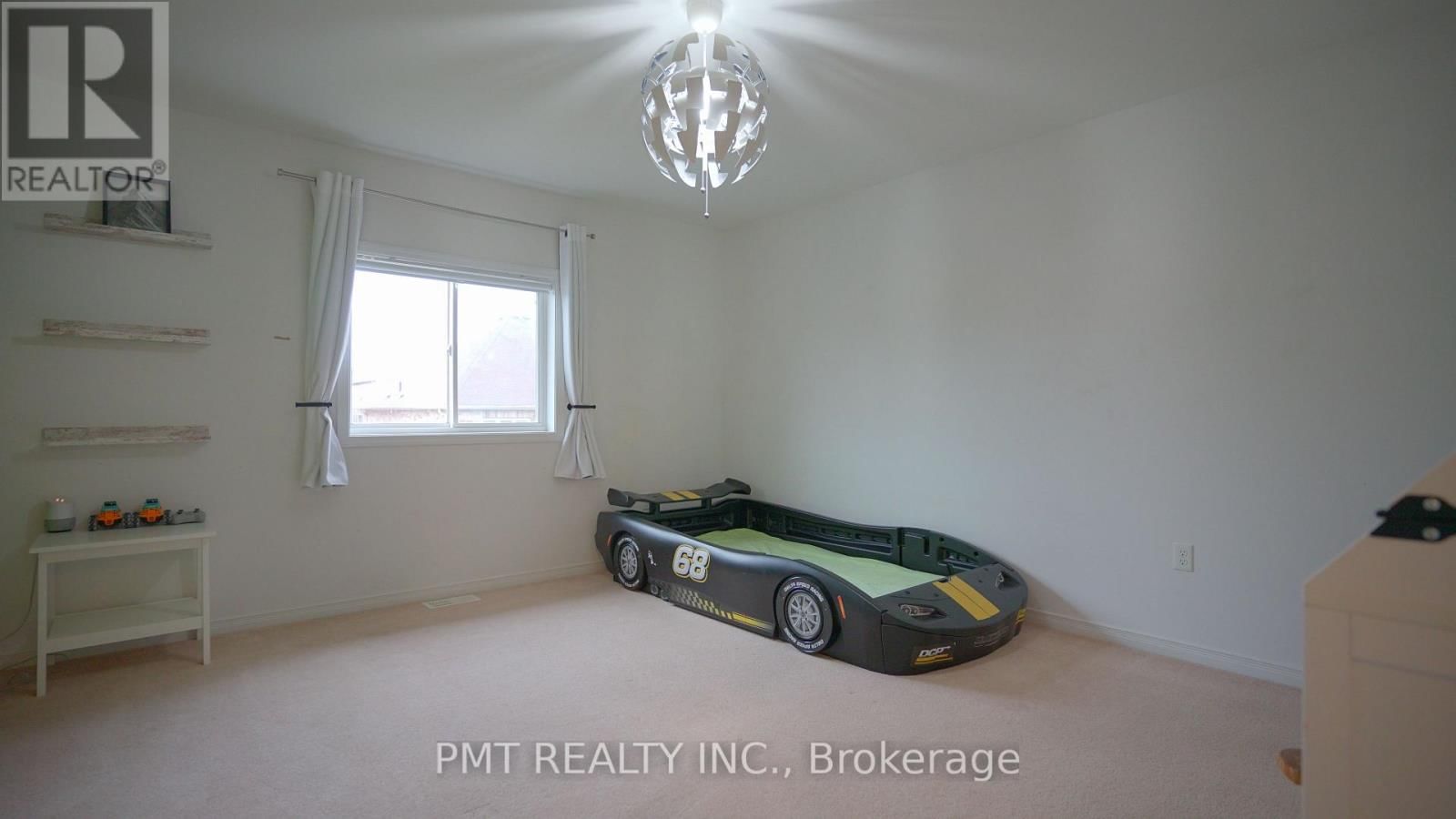 2068 GIBSON STREET Image 27