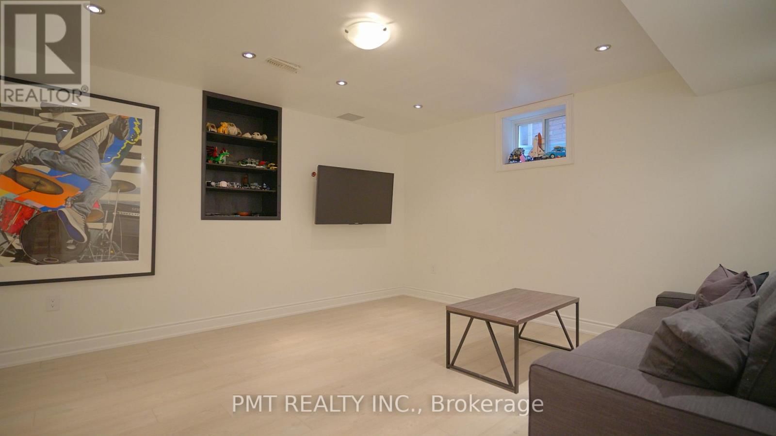 2068 GIBSON STREET Image 41