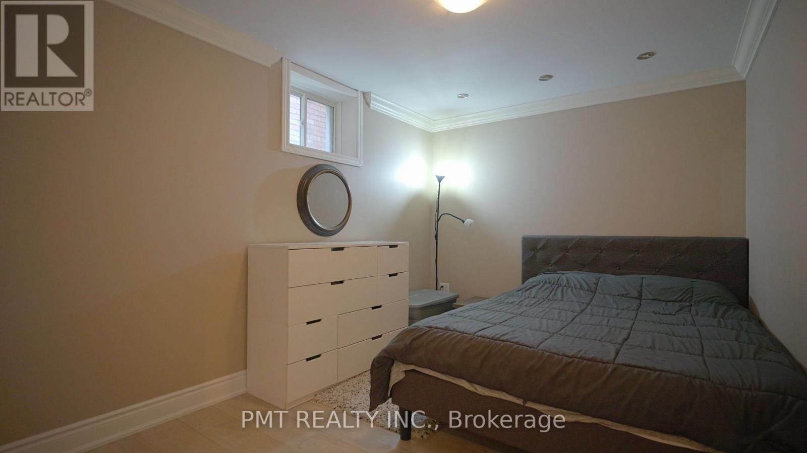 2068 GIBSON STREET Image 42