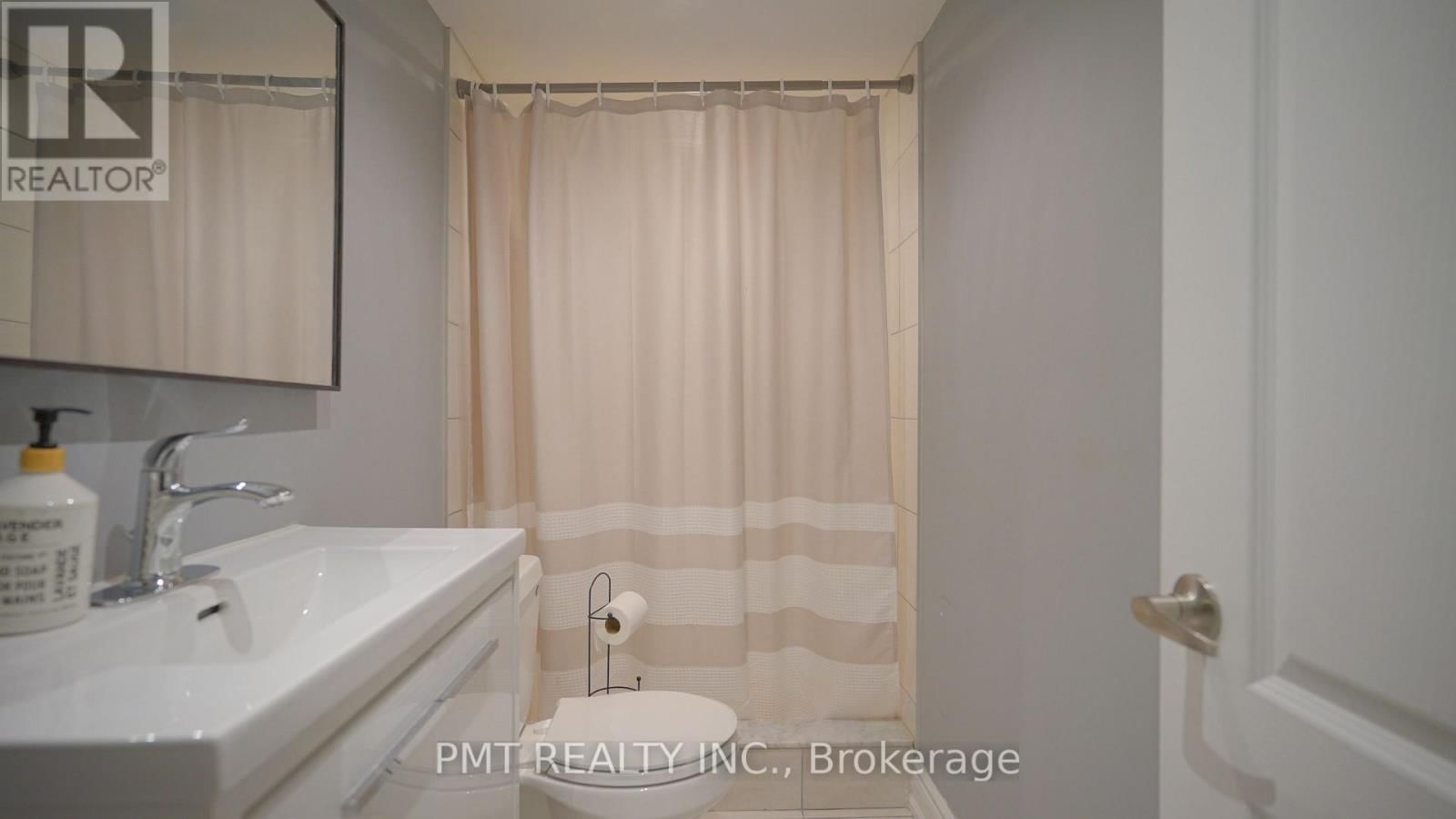 2068 GIBSON STREET Image 43