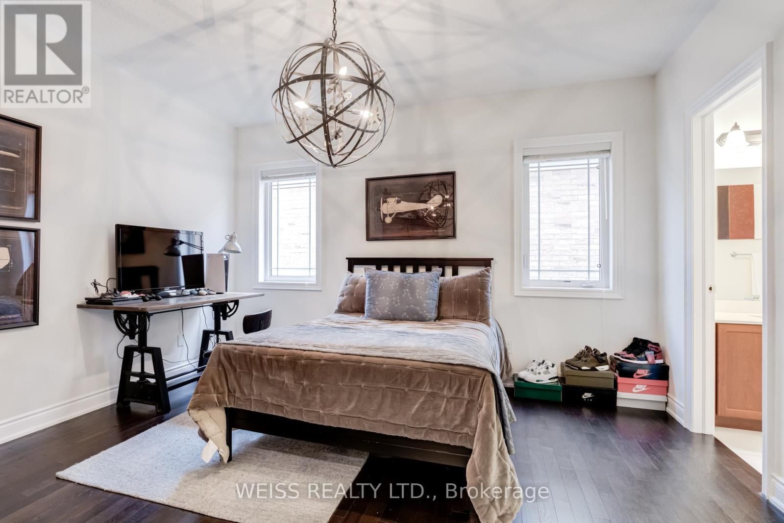 43 CHESNEY CRESCENT Image 34