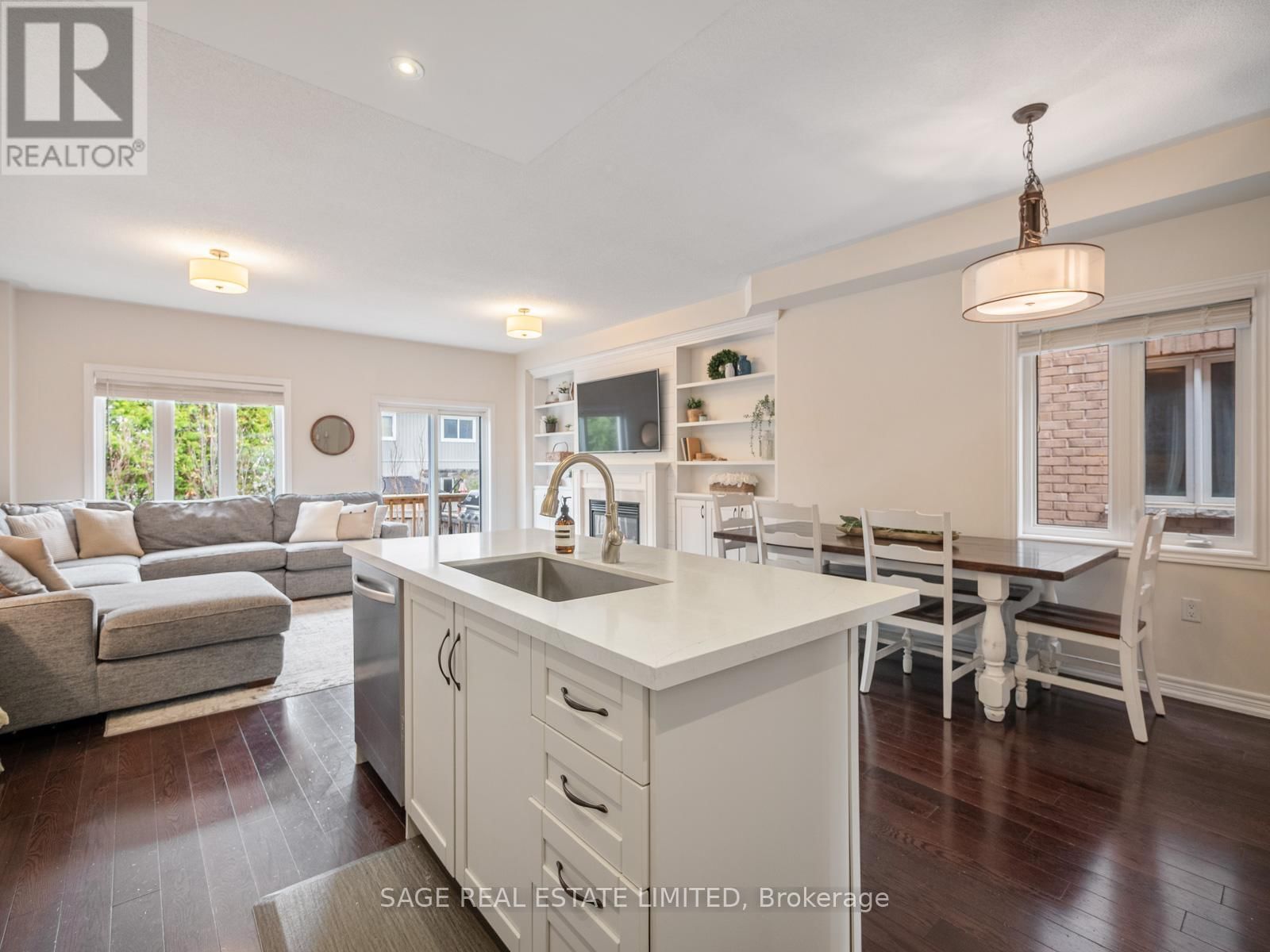 62 DONALD STEWART CRESCENT Image 12