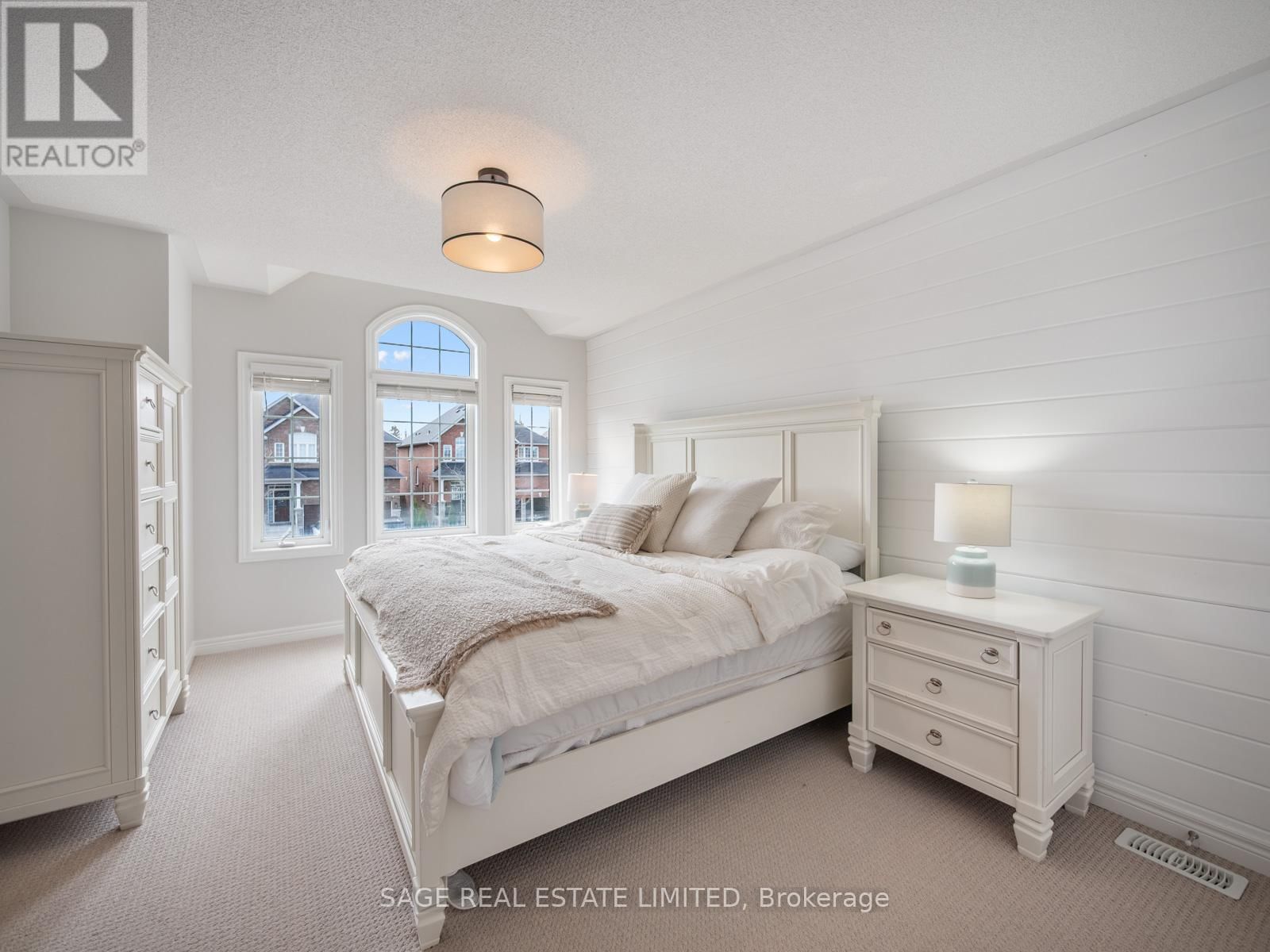 62 DONALD STEWART CRESCENT Image 27