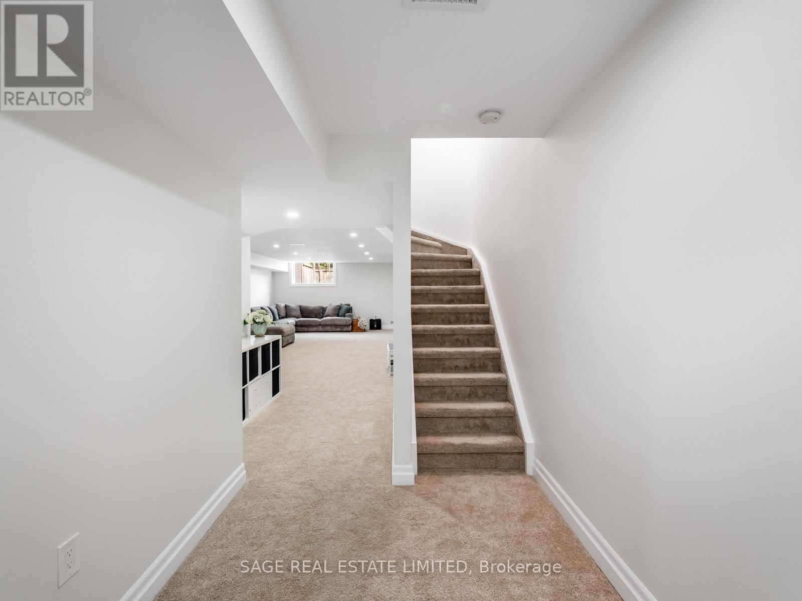 62 DONALD STEWART CRESCENT Image 33