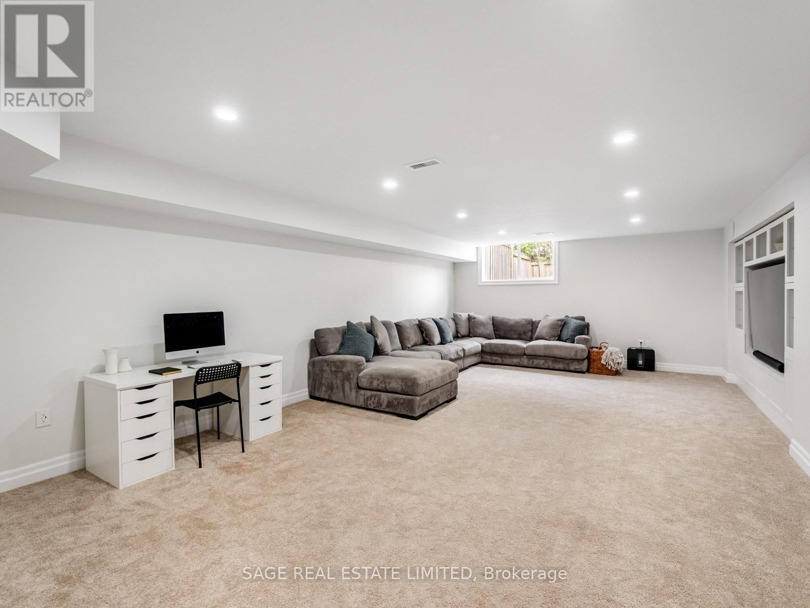 62 DONALD STEWART CRESCENT Image 34