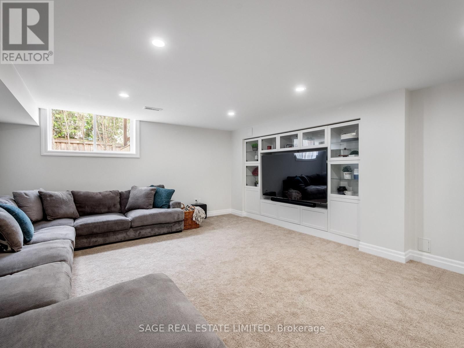 62 DONALD STEWART CRESCENT Image 35