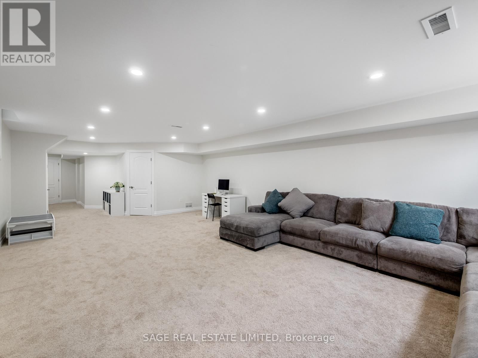 62 DONALD STEWART CRESCENT Image 36