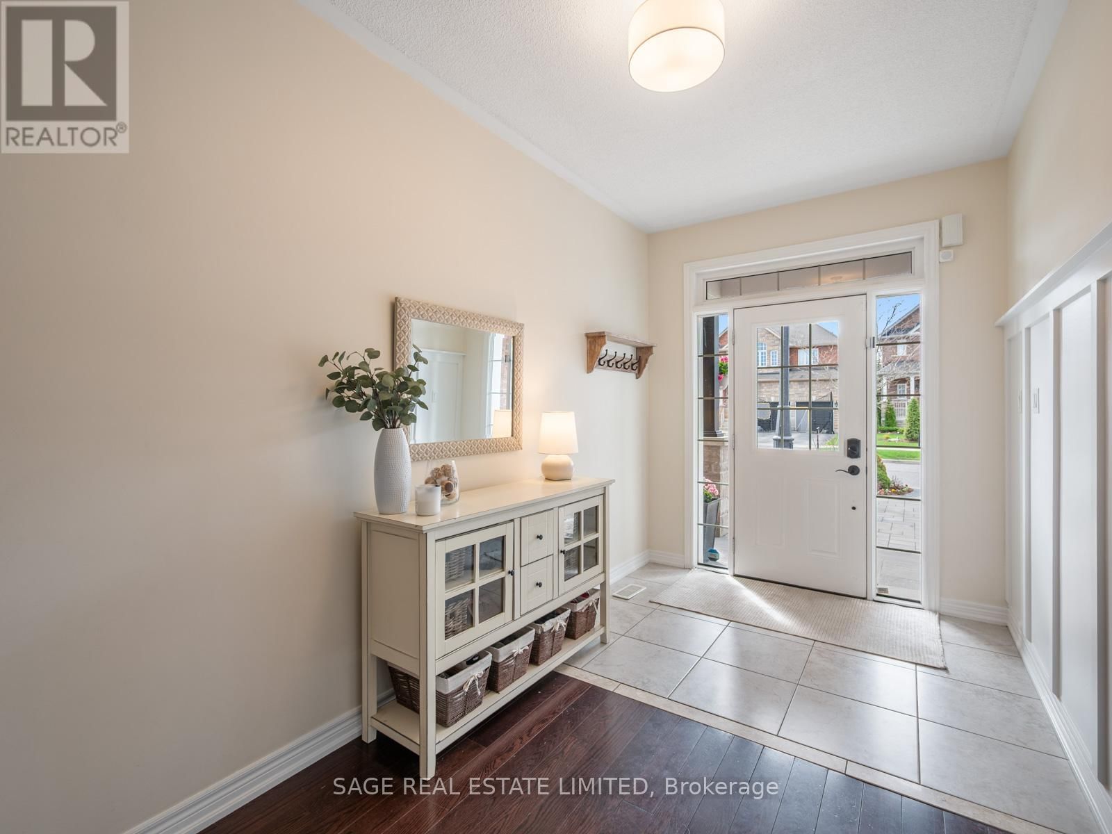 62 DONALD STEWART CRESCENT Image 4