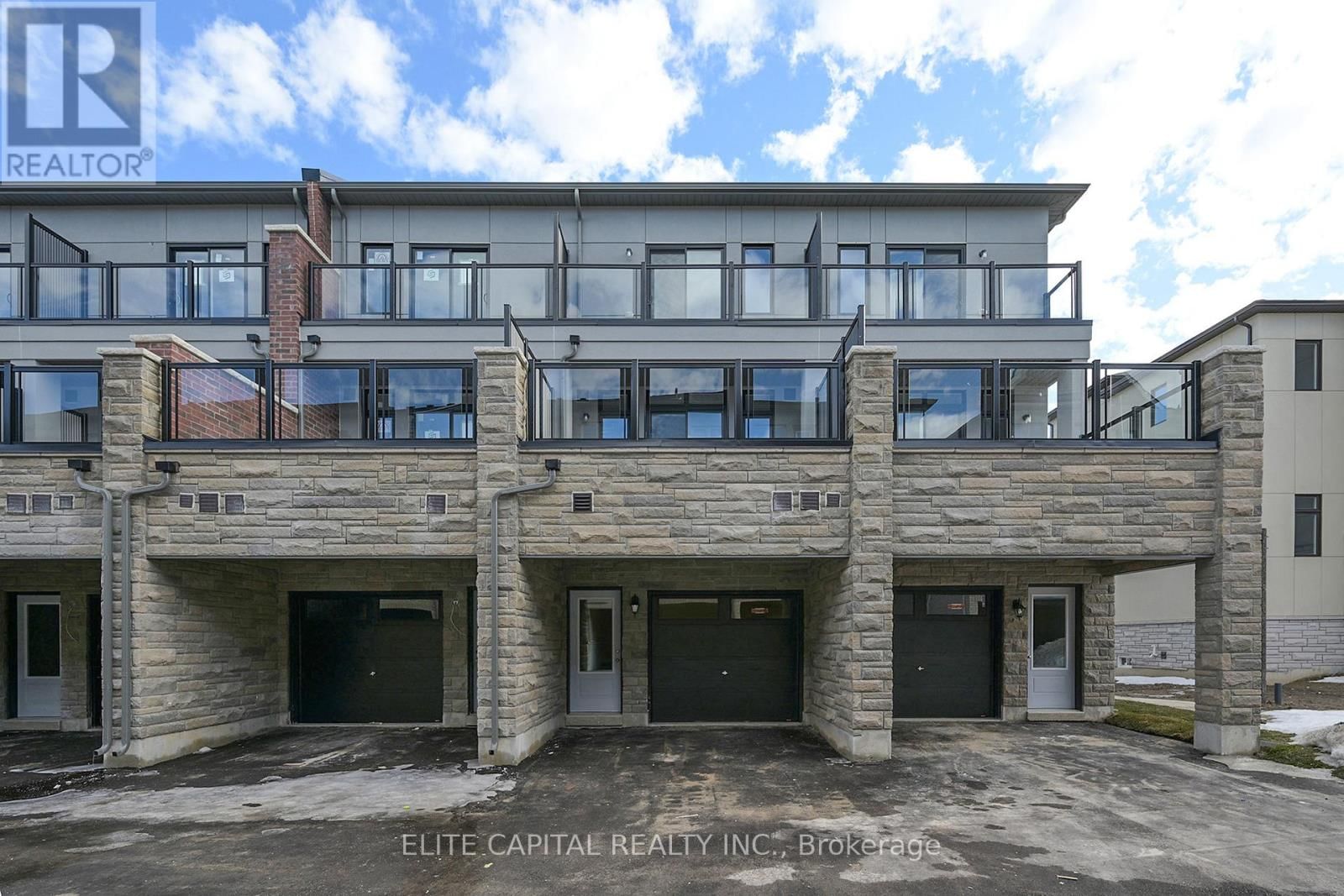 147 BERCZY GREEN DRIVE Image 19