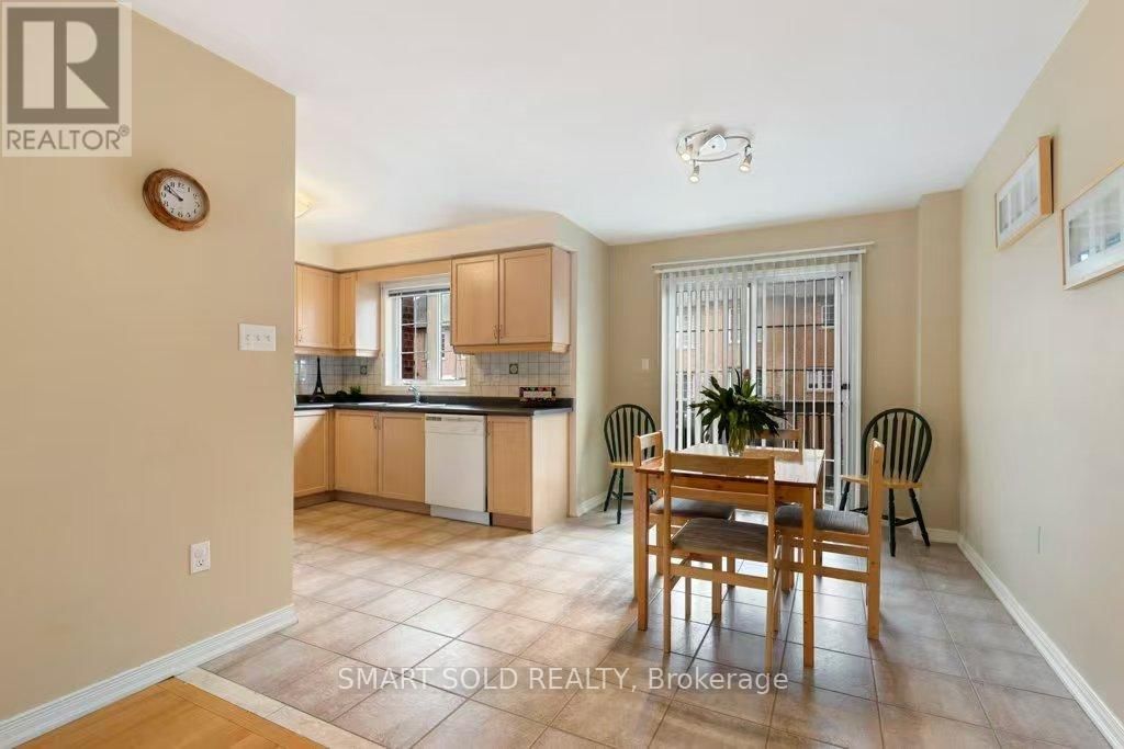 128 HILLWOOD STREET Image 11