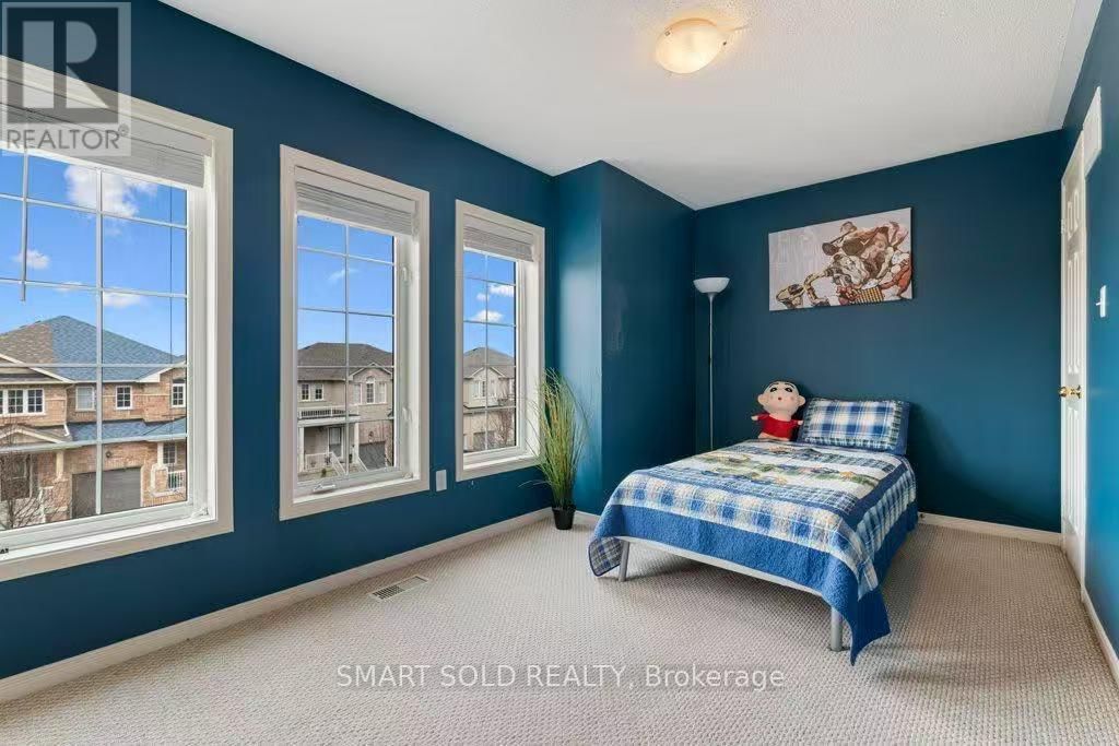 128 HILLWOOD STREET Image 14