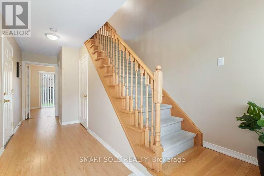 128 HILLWOOD STREET Image 5
