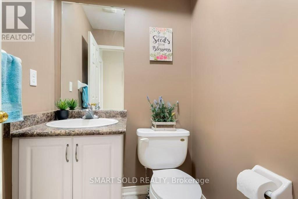 128 HILLWOOD STREET Image 6