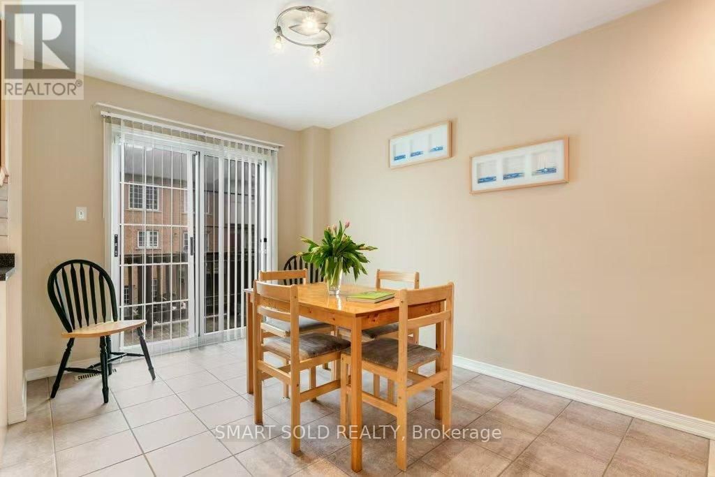 128 HILLWOOD STREET Image 9