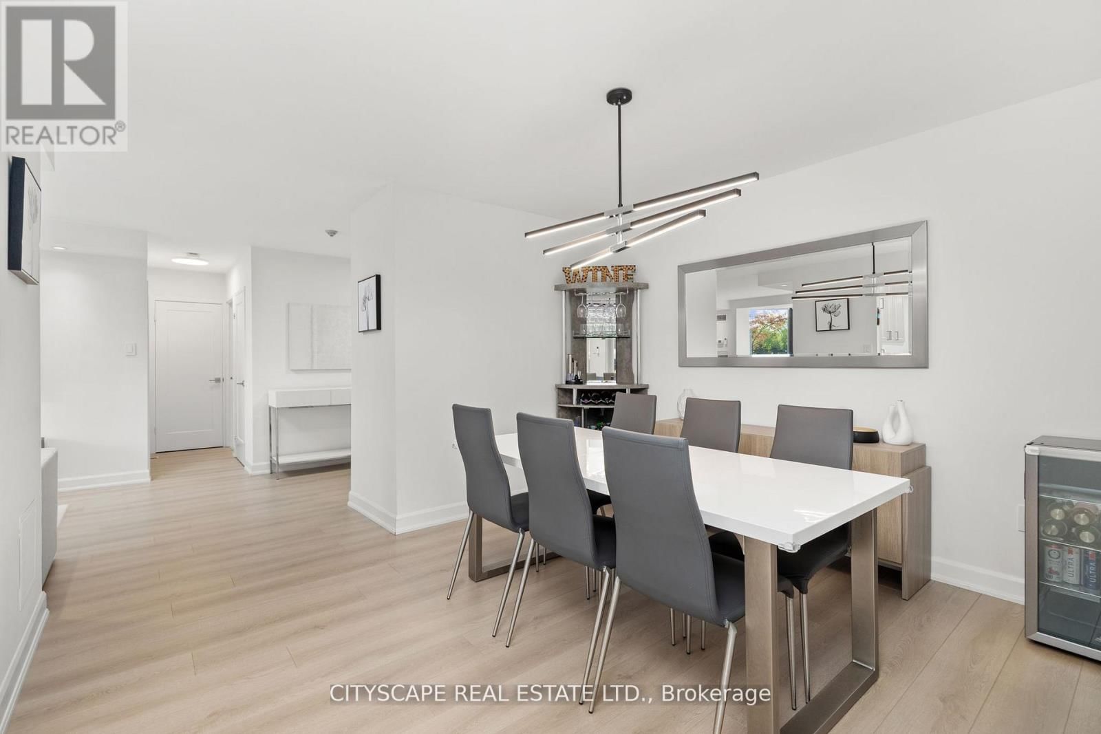 209 - 7460 BATHURST STREET Image 11