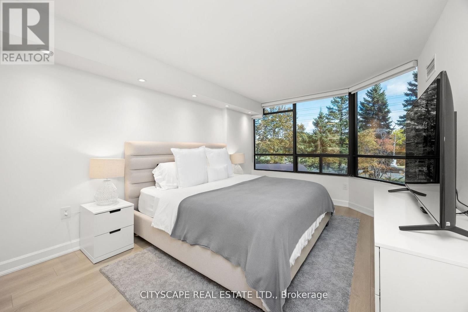 209 - 7460 BATHURST STREET Image 16