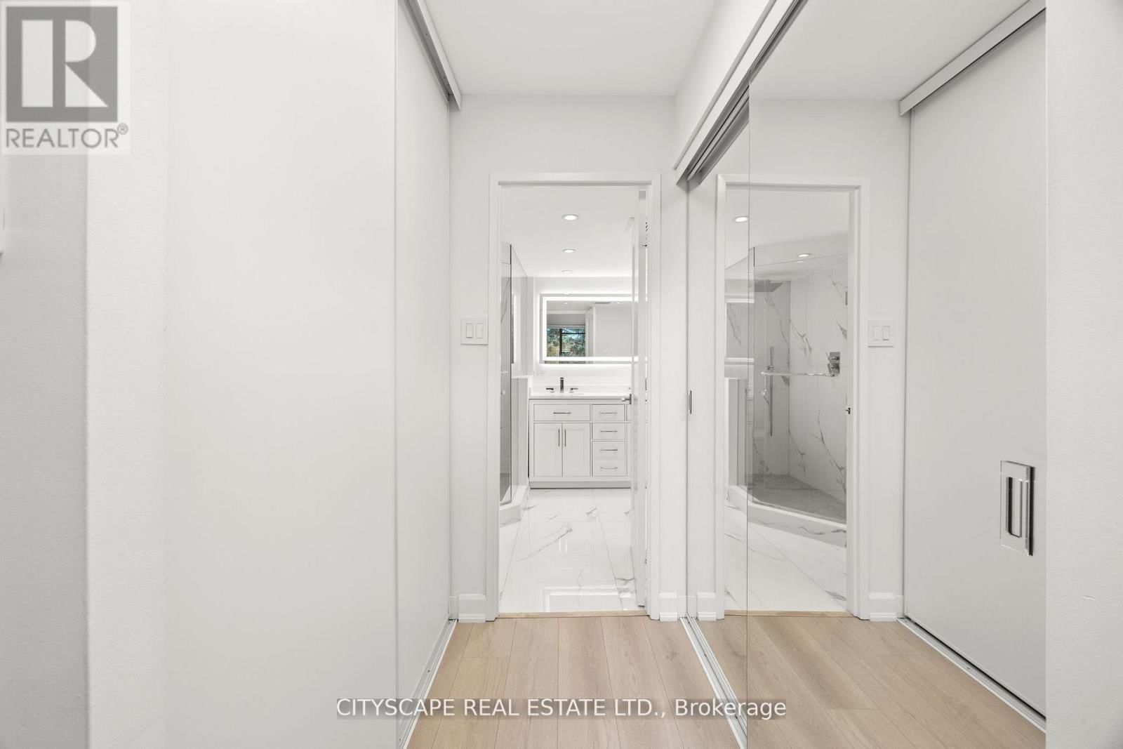 209 - 7460 BATHURST STREET Image 19