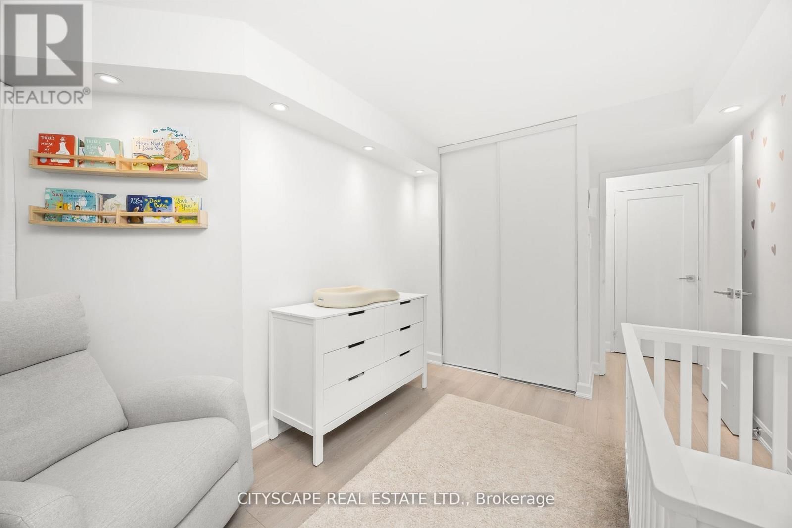 209 - 7460 BATHURST STREET Image 22