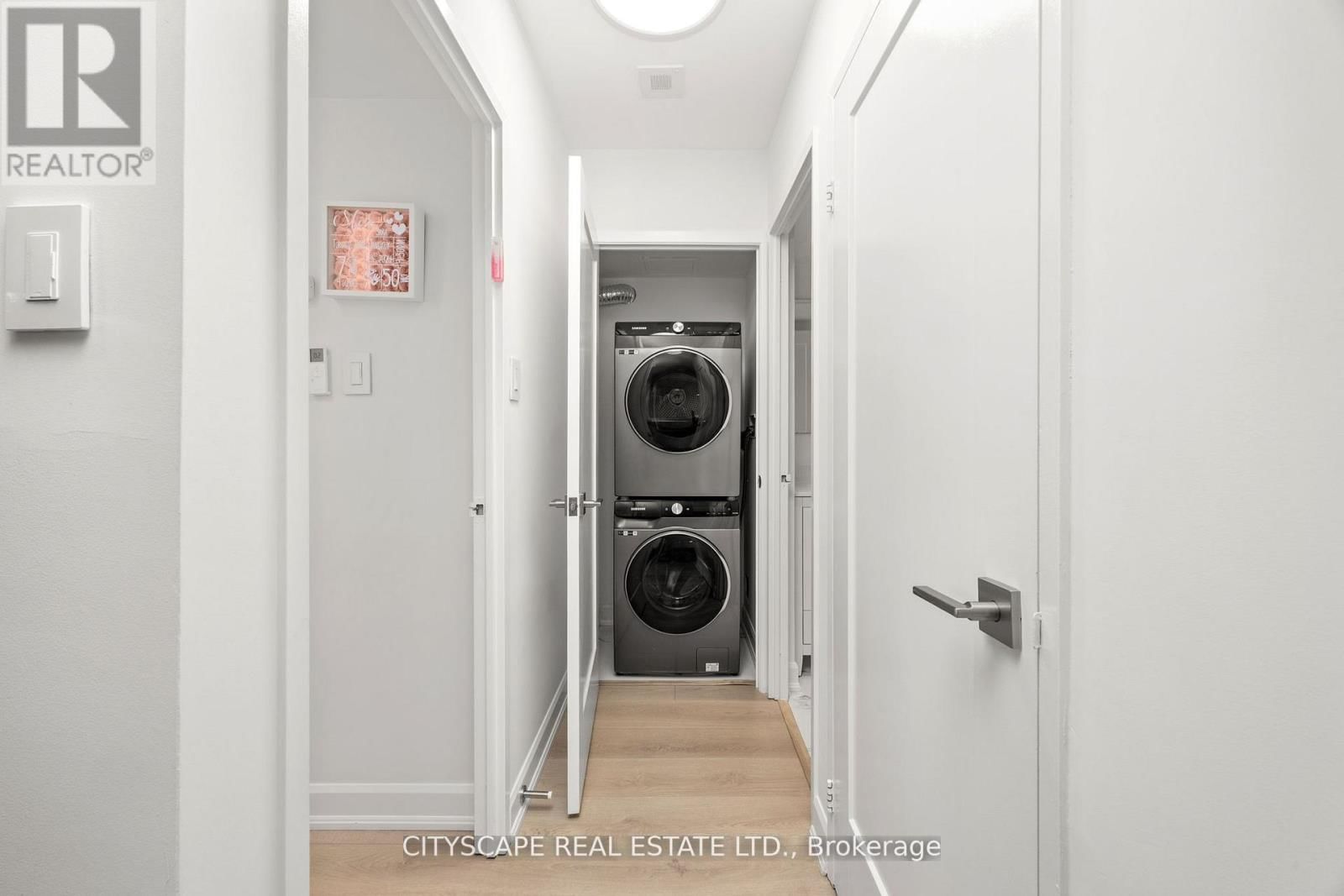 209 - 7460 BATHURST STREET Image 24