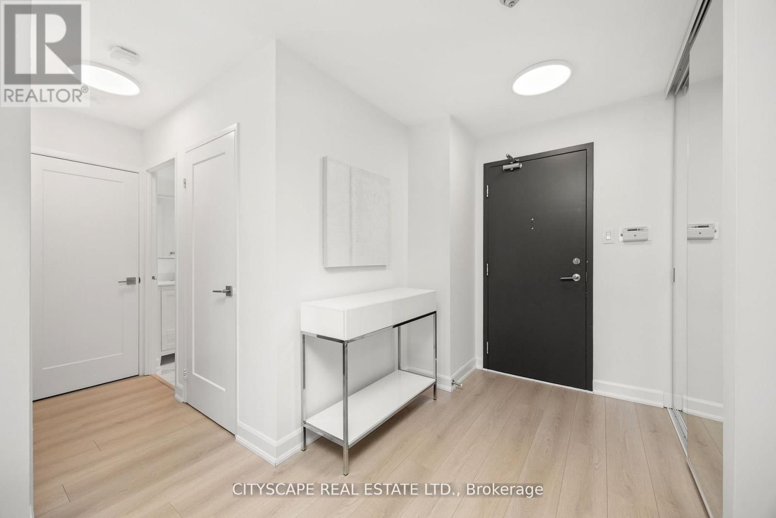 209 - 7460 BATHURST STREET Image 3