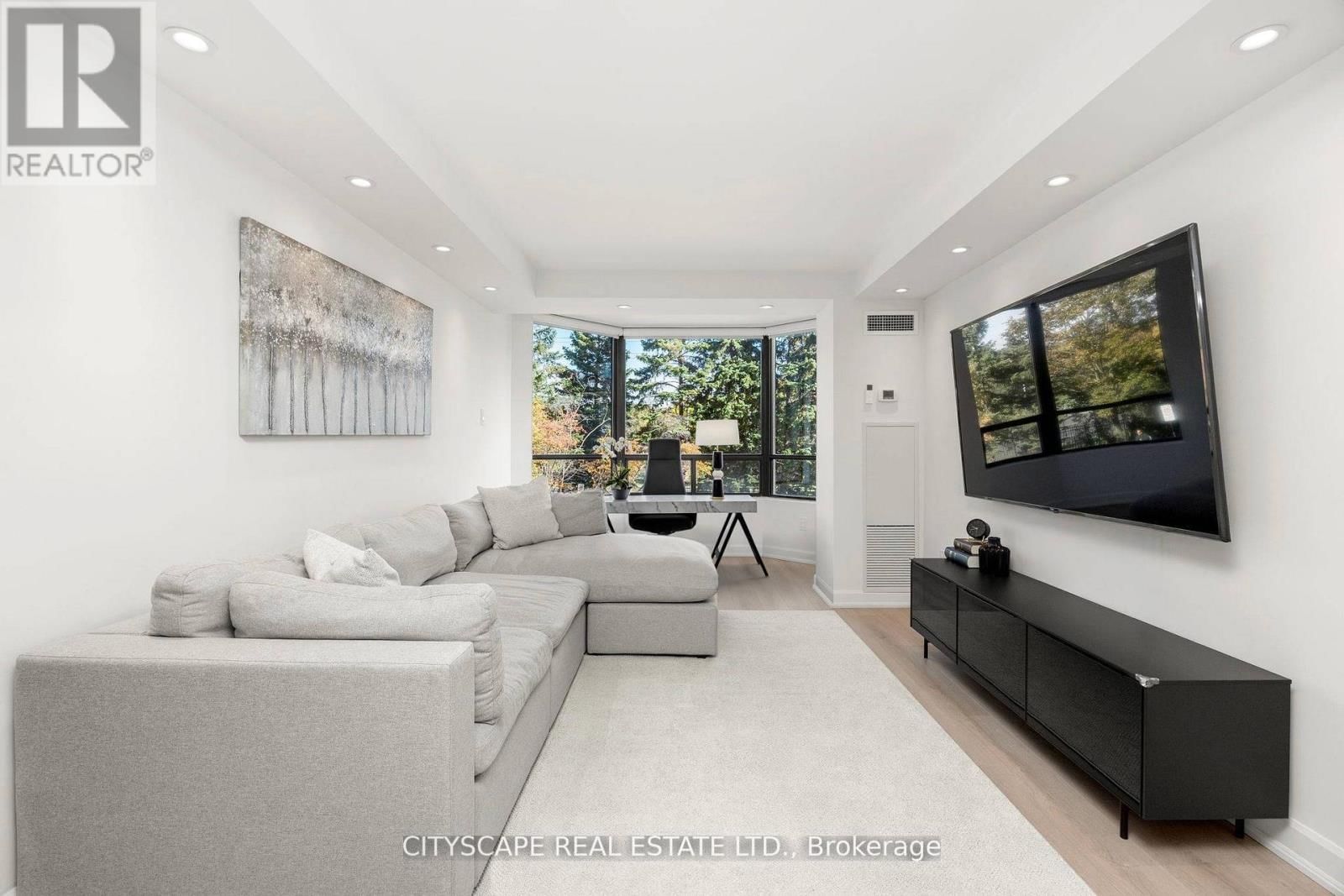 209 - 7460 BATHURST STREET Image 4