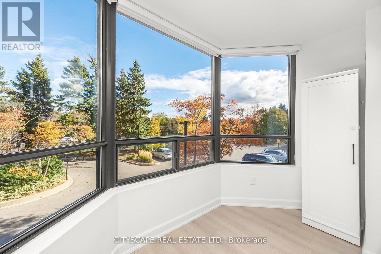 209 - 7460 BATHURST STREET Image 8